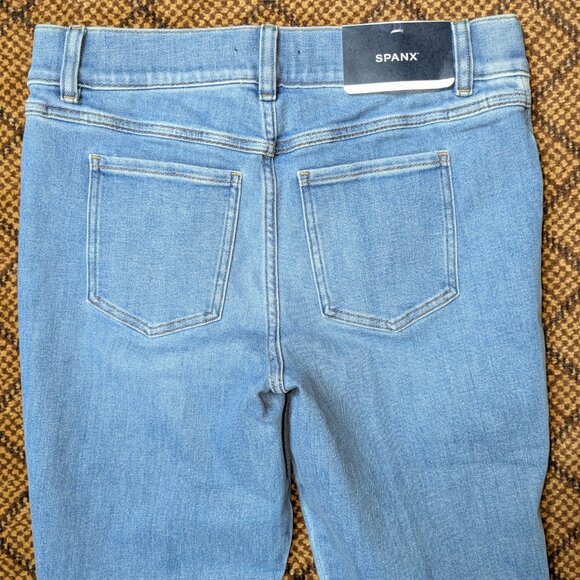 NWT Spanx Pull-On Flare Jeans Womens Size Large Light Stonewash Blue Stretch - Picture 8 of 8